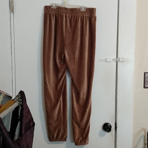 No Boundaries Women's Size Large Velvet Brown Pants - Picture 2 of 5